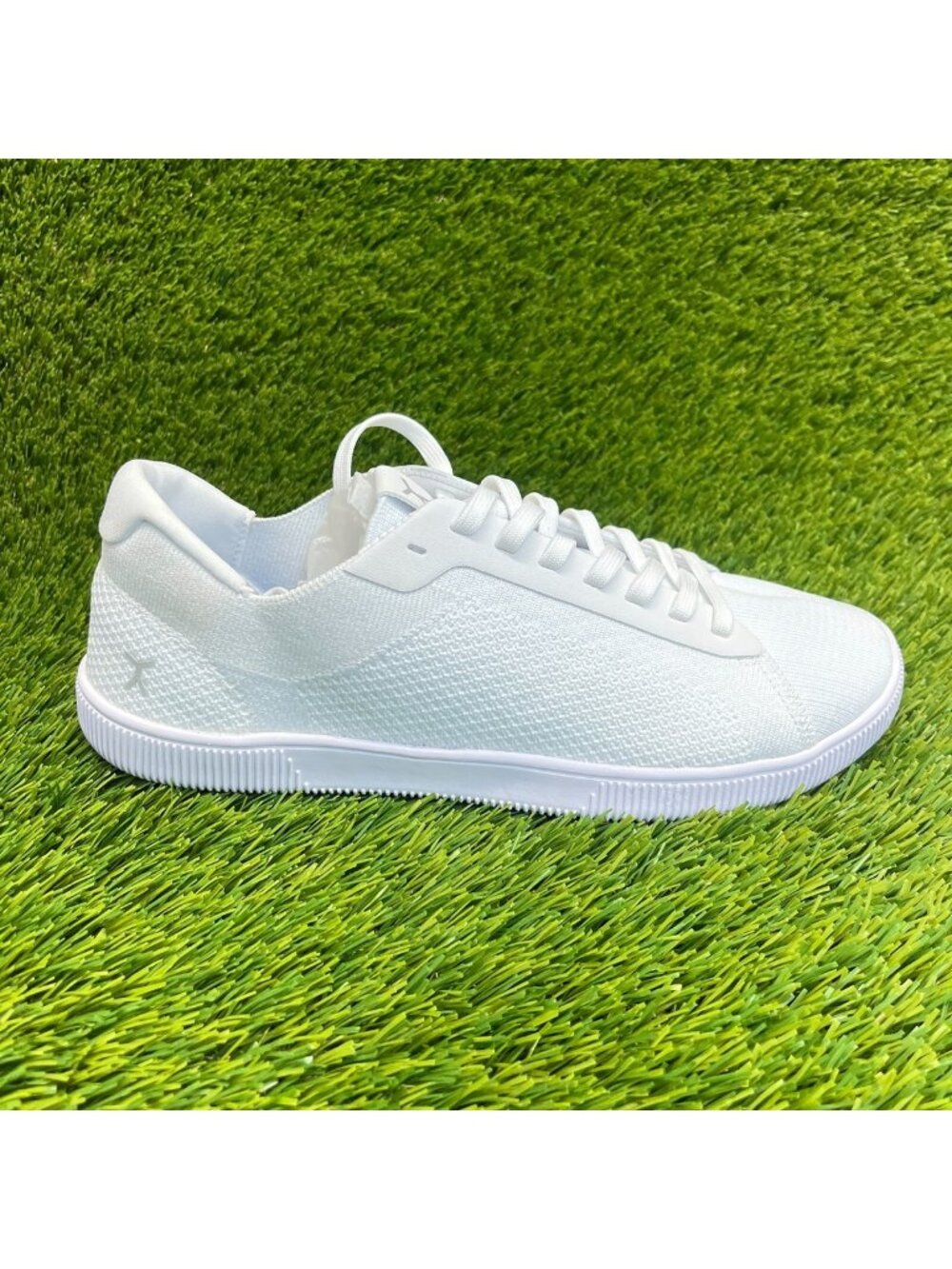 Flux Adapt Trainer White Mens Size 9 Womens Size 10 Barefoot Running Shoes